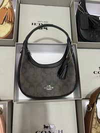 شنطة نسائية ماركة كوتش  - Image 7