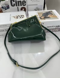 شنطة نسائية ماركة فندي - صورة 4