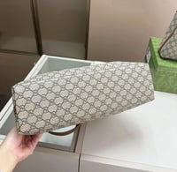 شنطة نسائية ماركة قوتشي  - صورة 12