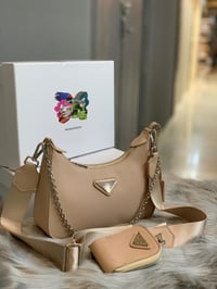 شنطة نسائية ماركة برادا - Image 2