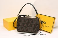 شنطة نسائية ماركة فيندي - Image 3