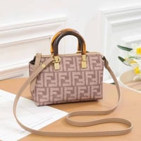 شنطة نسائية ماركة فندي - Image 8
