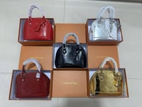 شنطة نسائية ماركة لويس فيتون  - Image 7
