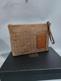 شنطة نسائية ماركة لويفي - Image 6