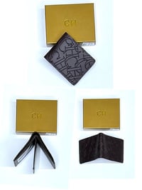 محافظ رجالي ماركة سي اتش  - Image 2