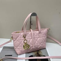 شنطة نسائية ماركة ديور  - Image 4