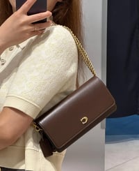 شنطة نسائية ماركة كوتش  - صورة 11