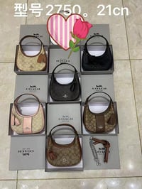 شنطة نسائية ماركة كوتش  - Image 6