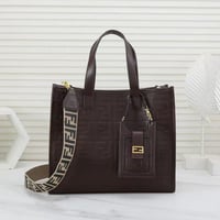 شنطة نسائية ماركة فندي  - Image 4