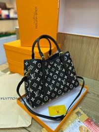 شنطة نسائية ماركة لويس فيتون  - Image 3