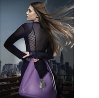 شنطة نسائية ماركة جيفنشي  - صورة 4