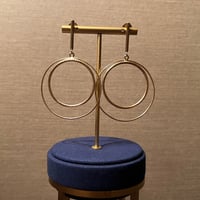 golden loops earrings  - صورة 1