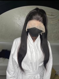 باروكة هايلايت 26 انش استريت جذور اماميه دانتيل 13x4 كثافه 150 - صورة 1