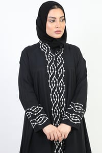 عباية لنن مزينة بتطريز - صورة 4