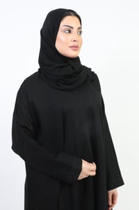 عباية كلاسيك مزينة بتطريز - صورة 4