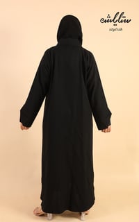 عباية نواعم باللون الأسود مزينة بدانتيل  - صورة 9