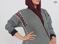 عباية لف بلون زيتي مخطط - صورة 7