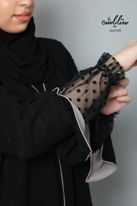 عباية ليالي منقطة بدانتيل على الكم - صورة 11