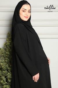 عباية كويتي بأزرار بلون أسود مخطط - صورة 2