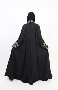 عباية لنن مزينة بتطريز - صورة 8