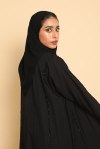 عباية لنن لف باللون الأسود - صورة 3