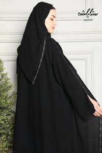 عباية كلاسيك بياقة جاكيت باللون الأسود - صورة 5