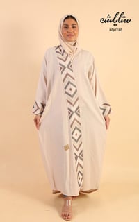 عباية كريب لف مطرزة - صورة 2