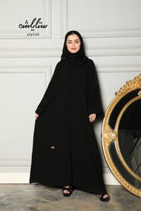 عباية سبيشل باللون الأسود مزينة بشك - صورة 1