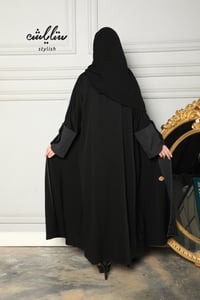 عباية ستايلش لف باللون الأسود - صورة 6