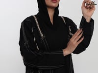 عباية لنن كسرات لف بلون أسود - صورة 6