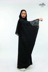 عباية لنن اماراتي لف بكلفة على الأكمام - صورة 3