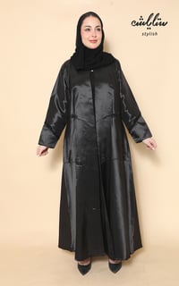 عباية لف باللون الاسود بشك  - صورة 3