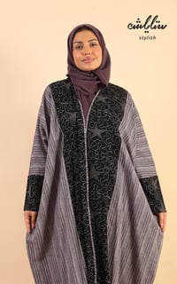 عباية كويتي لف باللون الموف مطرزة - صورة 2