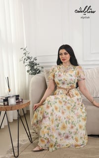 فستان طويل مورد - صورة 3