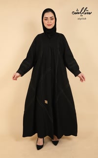 عباية نواعم بأزرار باللون الأسود  - صورة 2