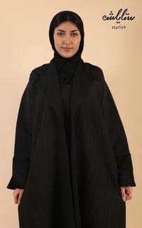 عبايه لمسه شتوي  لف باللون الاسود - صورة 2