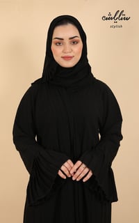عباية بانوراما لف باللون الأسود بكسرات على الكم - صورة 17