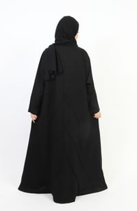 عباية كلاسيك مزينة بتطريز - صورة 8