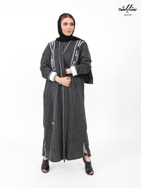 عباية شتوية كلاسيك لف باللون الرمادي - صورة 1