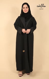 عبايه شتوي نواعم ازرار باللون الاسود - صورة 2