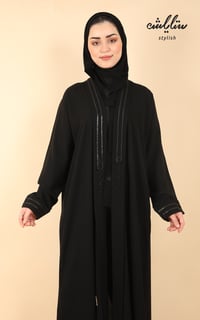 عباية لمسه باللون الاسود وبكلفة ناعمه وشك ناعم - صورة 5