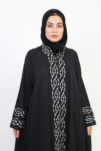 عباية لنن مزينة بتطريز - صورة 3
