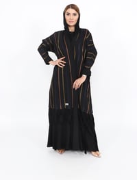 عباية لنن لف باللون الأسود بخطوط طولية ملونة - صورة 1