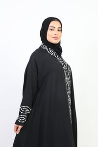 عباية لنن مزينة بتطريز - صورة 5
