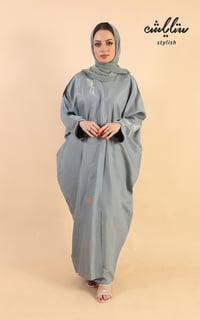 عباية لف مزينة بكريستال على الاكمام  - صورة 1