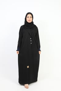 عباية كويتي كلاسيك مزينة بكسرات على الكم - صورة 1
