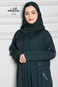 عباية كلاسيك باللون الفيروزي بتطريز ناعم - صورة 3