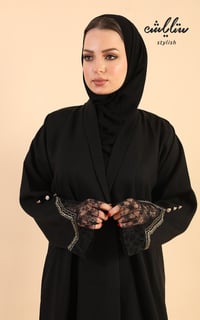عباية كلاسيك مزينة بدانتيل على الأكمام - صورة 5