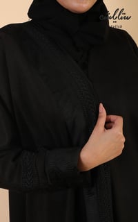 عبايه شامواه نواعم شتوي  ازرار باللون الأسود - صورة 3