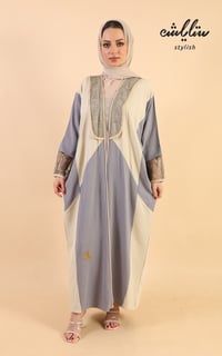 عباية لنن لف مزينة بالدانتيل - صورة 1